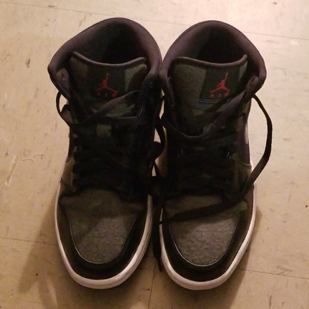 Black/grey air Jordan